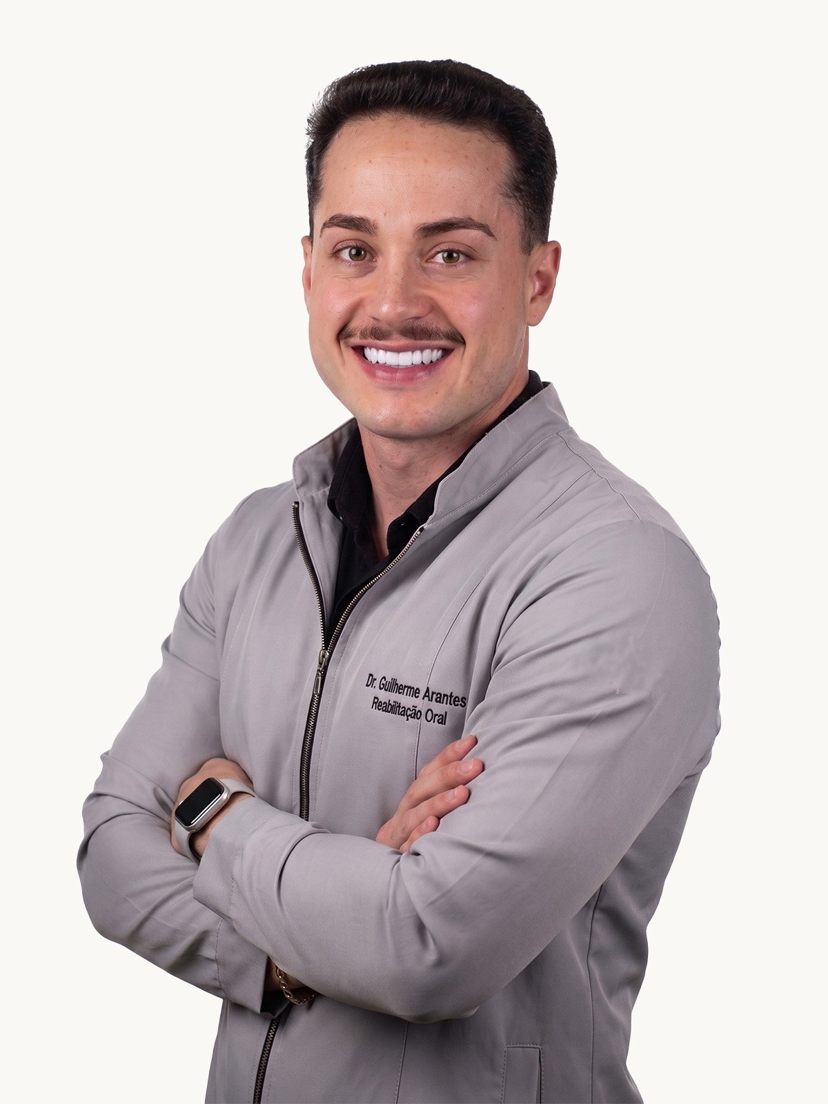 Dr. Guilherme Arantes, especialista em lentes de porcelana em Campo Grande